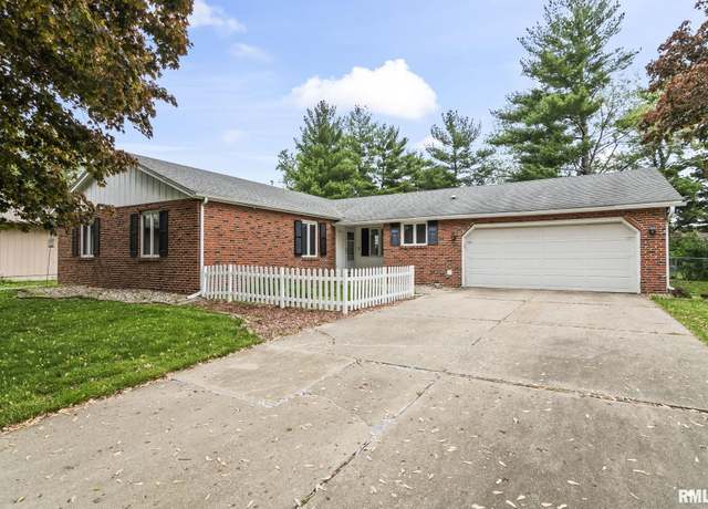 Property at 2612 Baronne Dr, Springfield, IL 62704, 3 beds, 2 baths