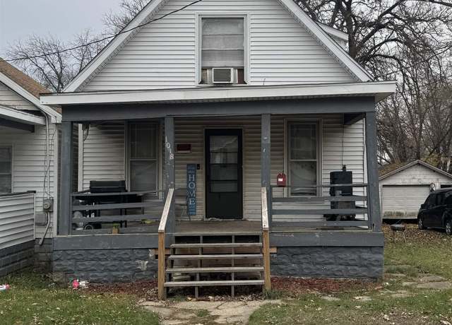 Property at 1018 E Kansas St, Peoria, IL 61605, 3 beds, 1 bath