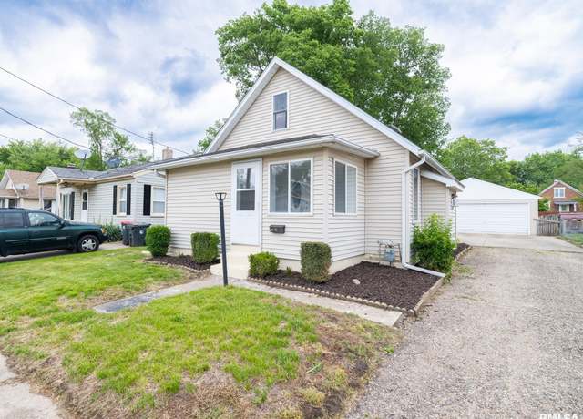 Property at 1210 Mechanic St, Pekin, IL 61554, 3 beds, 1 bath