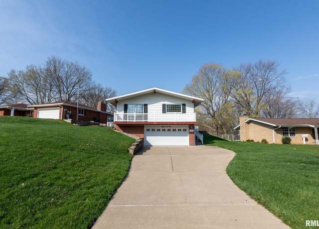 Property at 1509 Glendale Ave, Pekin, IL 61554, 3 beds, 3 baths