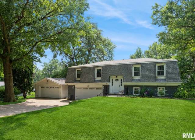 Property at 15611 Willow Ct, Sterling, IL 61081, 3 beds, 2.5 baths