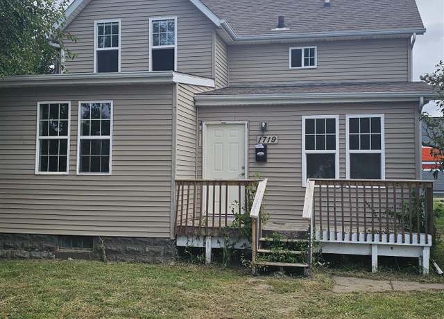 Property at 1719 Sturdevant St, Davenport, IA 52806, 2 beds, 2 baths