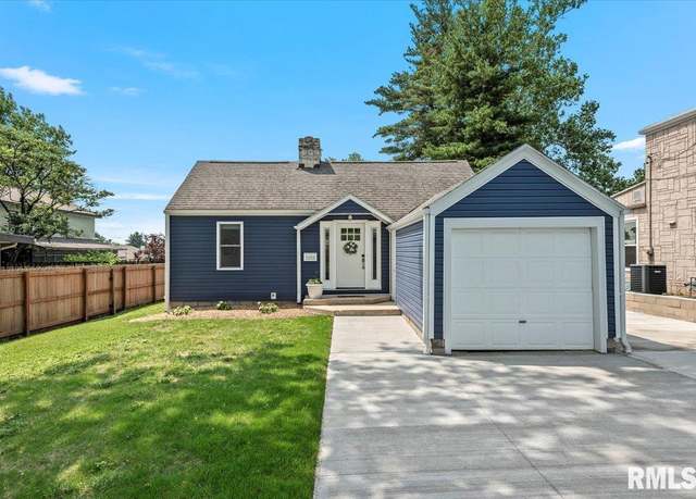 Property at 1203 W Chambers St, Jacksonville, IL 62650, 3 beds, 1 bath