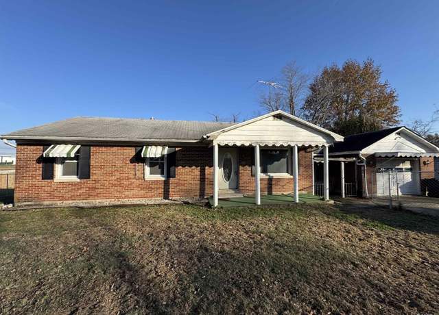 Property at 125 Arthur St, Centralia, IL 62801, 3 beds, 1 bath