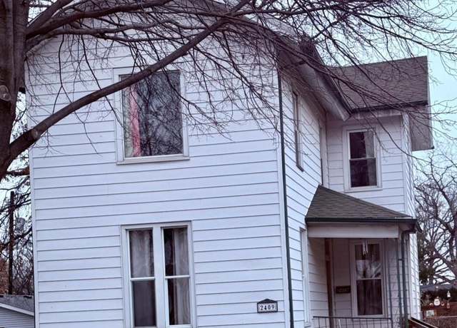 Property at 2409 Carey St, Davenport, IA 52803, 3 beds, 1.5 baths