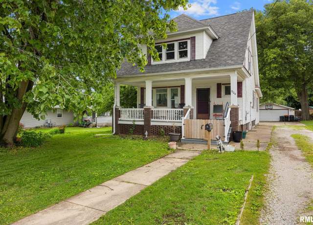Property at 904 N Main St, Washington, IL 61571, 4 beds, 1.5 baths