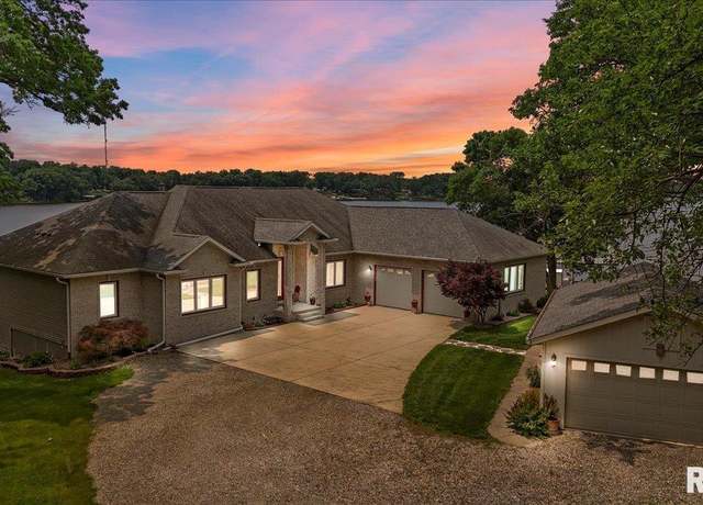 Property at 42 N Cotton Hill Ln, Springfield, IL 62712, 4 beds, 3.5 baths