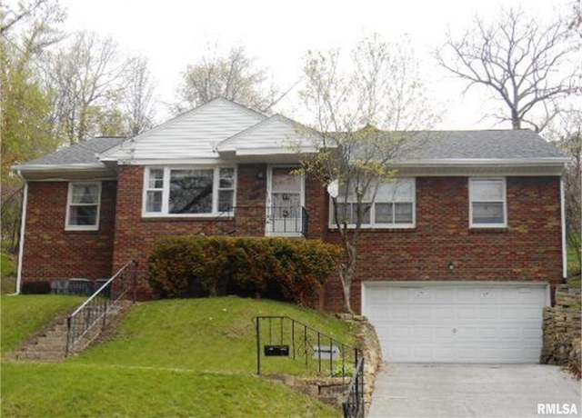 Property at 1470 W 10th St, Davenport, IA 52804, 5 beds, 2 baths