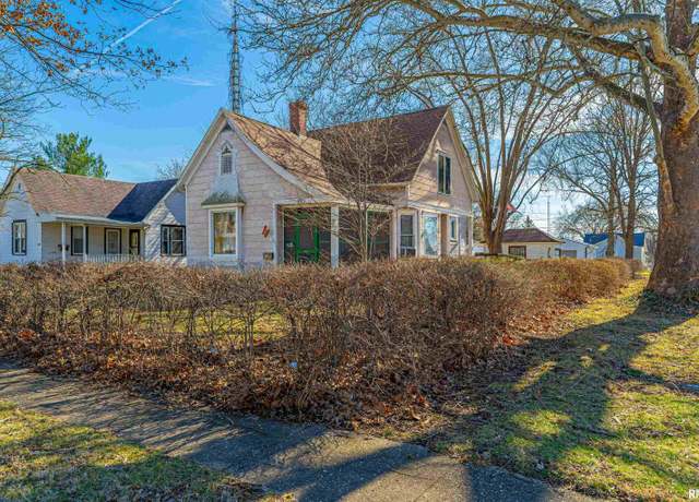 Property at 403 Wyatt Ave, Lincoln, IL 62656, 3 beds, 2 baths