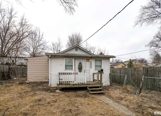 Property at 2215 N Flora Ave, Peoria, IL 61604, 2 beds, 1 bath