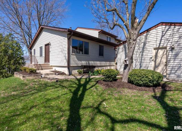 Property at 3302 Johnathan Ave, Bettendorf, IA 52722, 3 beds, 2 baths