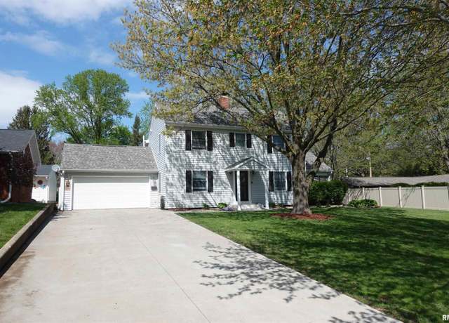 Property at 265 Fair Acres Dr, Galesburg, IL 61401, 5 beds, 3 baths