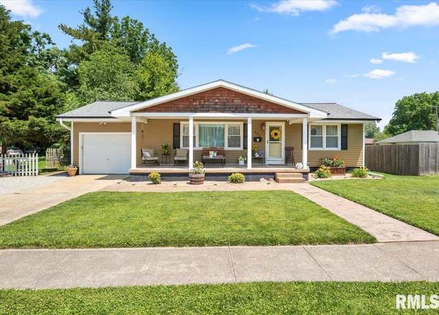 Property at 908 W Center St, Girard, IL 62640, 2 beds, 2 baths