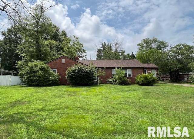 Property at 1403 W Hendrickson St, Marion, IL 62959, 3 beds, 2 baths