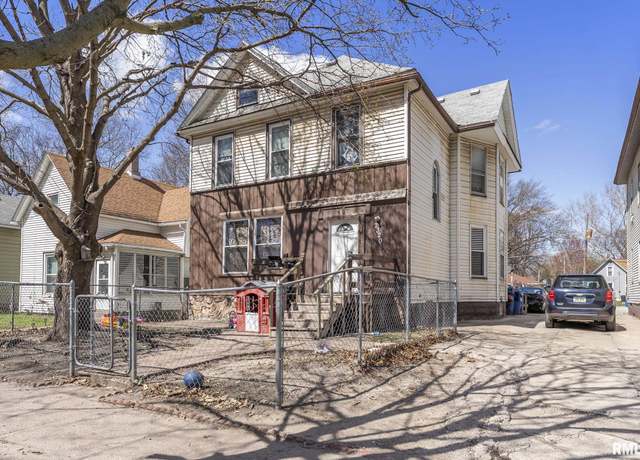 Property at 2320 Redwood Ave, Davenport, IA 52802, 6 beds, 2 baths
