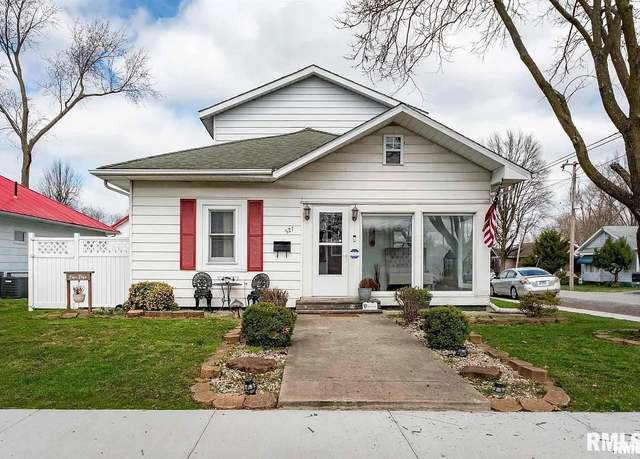 Property at 527 E Lawrence St, Benton, IL 62812, 3 beds, 2 baths