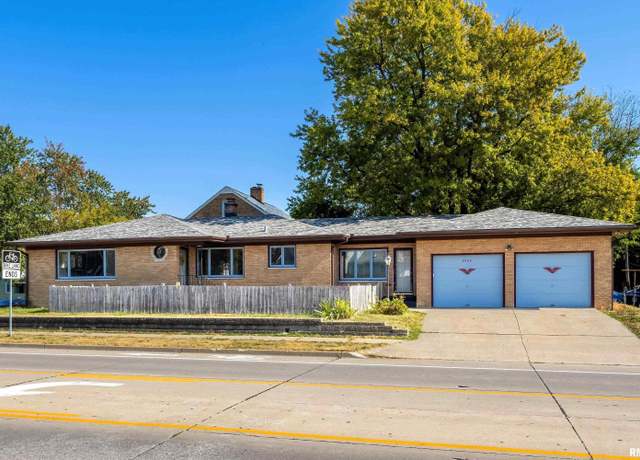 Property at 2002 7th St, Moline, IL 61265, 2 beds, 2 baths