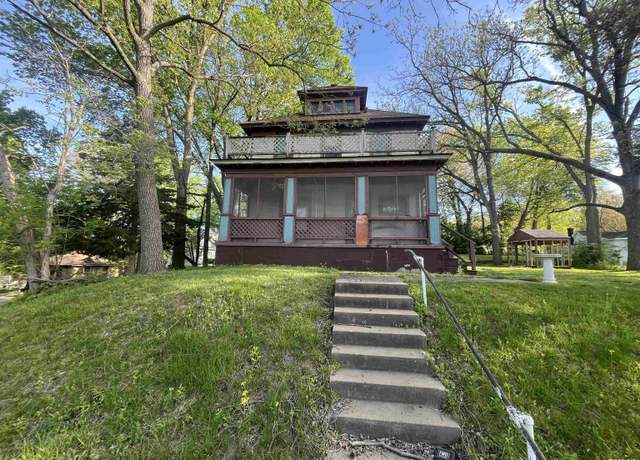 Property at 1403 45th Ave, Rock Island, IL 61201, 3 beds, 1.5 baths