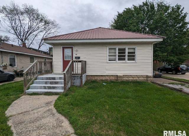 Property at 511 S Hays Ave, Carbondale, IL 62901, 3 beds, 1 bath