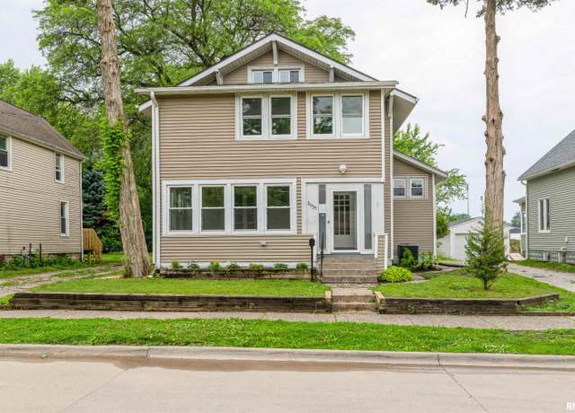 Property at 2037 18th Street B, Moline, IL 61265, 4 beds, 2 baths