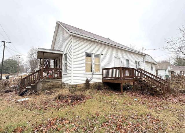 Property at 414 W Sycamore St, Carbondale, IL 62901, 2 beds, 2 baths