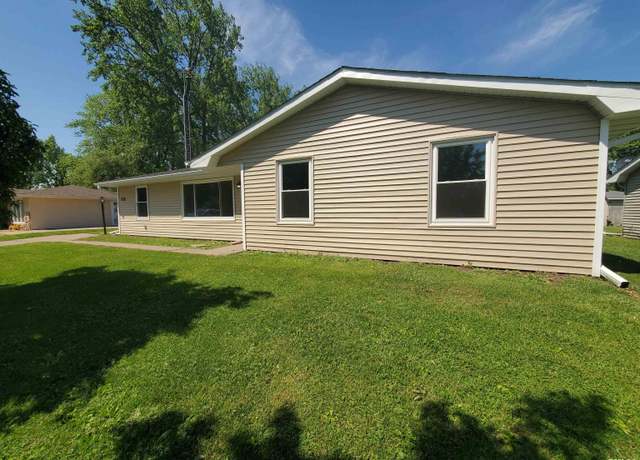 Property at 626 14th Ave, Hampton, IL 61256, 3 beds, 1.5 baths