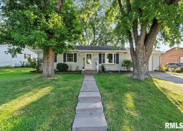 Property at 1107 N Thornwood Ave, Davenport, IA 52804, 3 beds, 1 bath