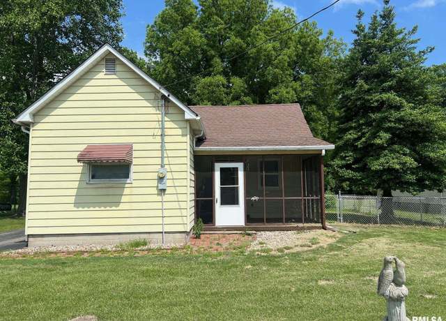 Property at 1410 N Main St, Benton, IL 62812, 2 beds, 2 baths