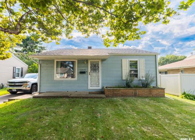 Property at 1419 N 12th St, Pekin, IL 61554, 2 beds, 1 bath