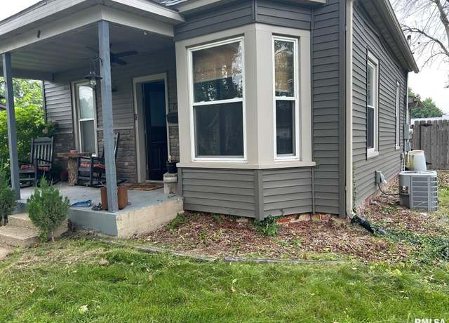 Property at 726 W North St, Auburn, IL 62629, 3 beds, 2 baths