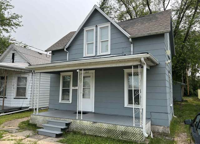 Property at 1912 W Ann St, Peoria, IL 61605, 3 beds, 1 bath