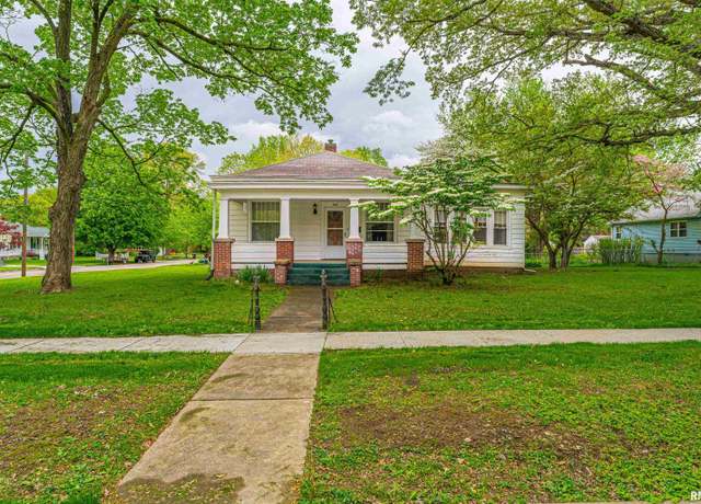 Property at 228 10th St, Lincoln, IL 62656, 2 beds, 1 bath