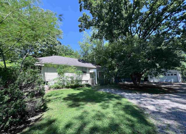 Property at 1312 W Sycamore St, Carbondale, IL 62901, 2 beds, 1 bath