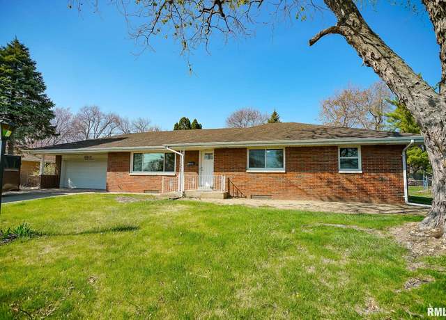 Property at 2017 W Westbrook Dr, Peoria, IL 61614, 3 beds, 1.5 baths