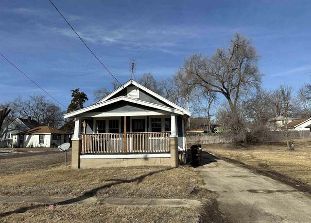 Property at 1017 W Brons Ave, Peoria, IL 61604, 2 beds, 1 bath