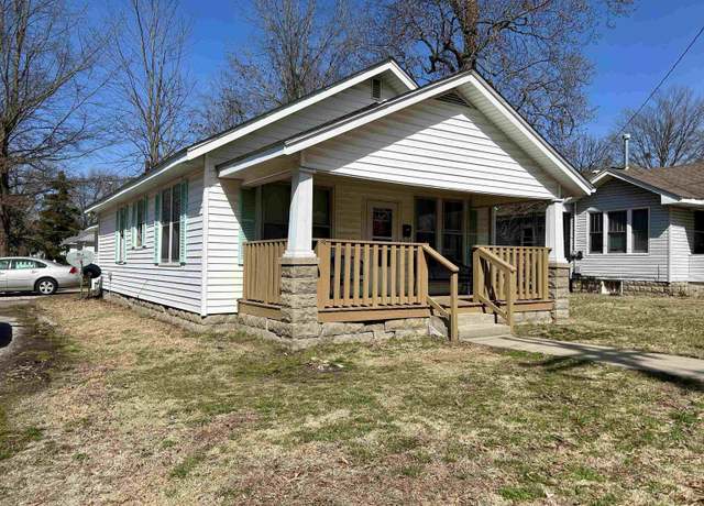 Property at 912 W Mill St, Carbondale, IL 62901, 3 beds, 2 baths
