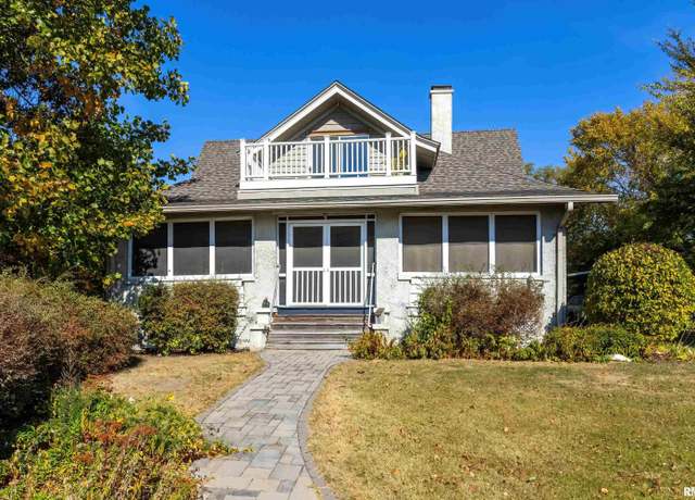 Property at 635 21st St, Bettendorf, IA 52722-5003, 3 beds, 3.5 baths