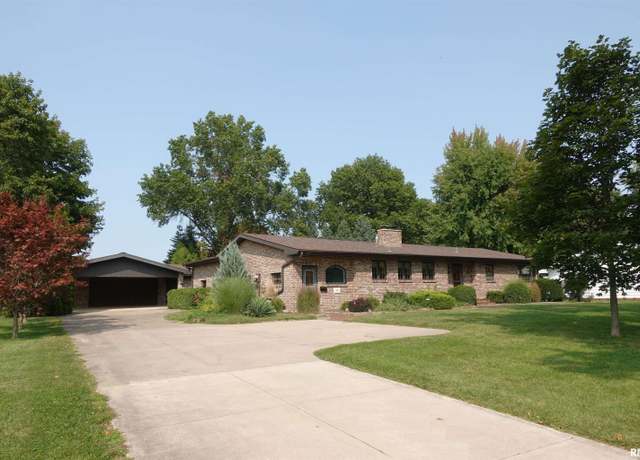 Property at 307 Galesburg Rd, Knoxville, IL 61448, 3 beds, 3 baths