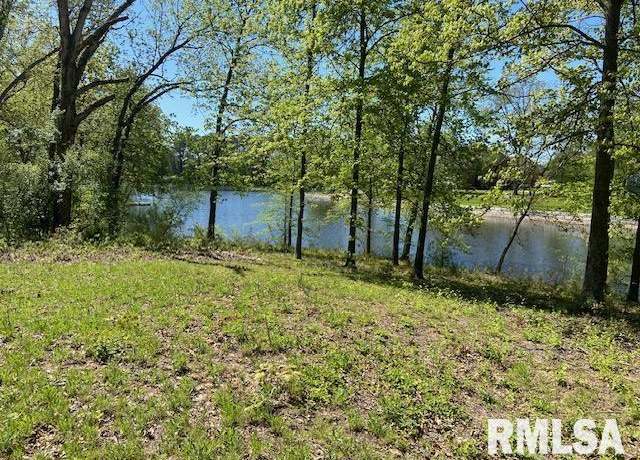 Property at 3 Lakepoint Dr, Benton, IL 62812