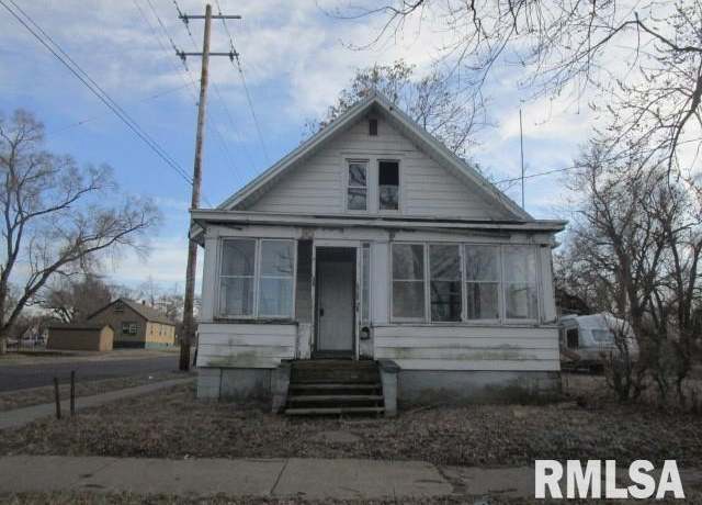 Property at 2502 W Malone St, Peoria, IL 61605, 3 beds, 1 bath