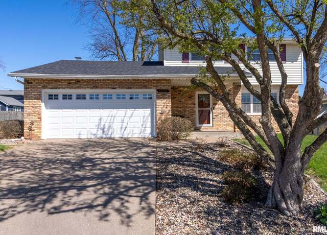 Property at 1320 W 41st St, Davenport, IA 52806, 3 beds, 2.5 baths