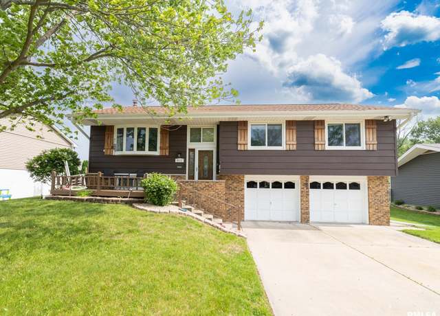 Property at 6012 W Sioux Trl, Peoria, IL 61607, 3 beds, 3 baths