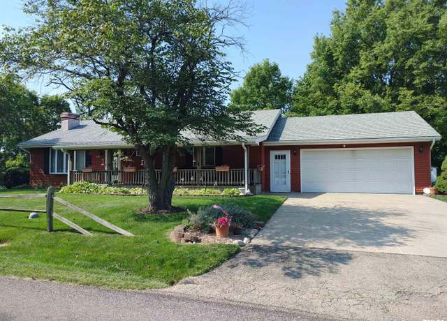 Property at 1114 Bloomington Rd, East Peoria, IL 61611, 2 beds, 2 baths