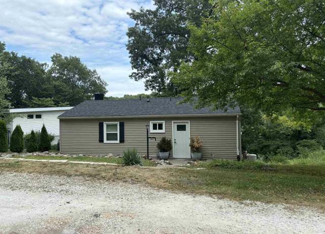 Property at 1043 Island Ln, Galesburg, IL 61401, 2 beds, 1 bath
