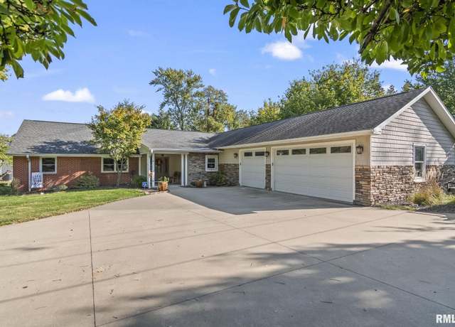 Property at 108 E Hazel Dell Ln, Springfield, IL 62712, 5 beds, 3 baths