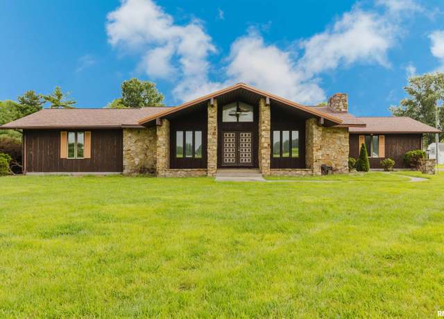 Property at 15694 Moellers Rd, Marion, IL 62959, 3 beds, 2 baths