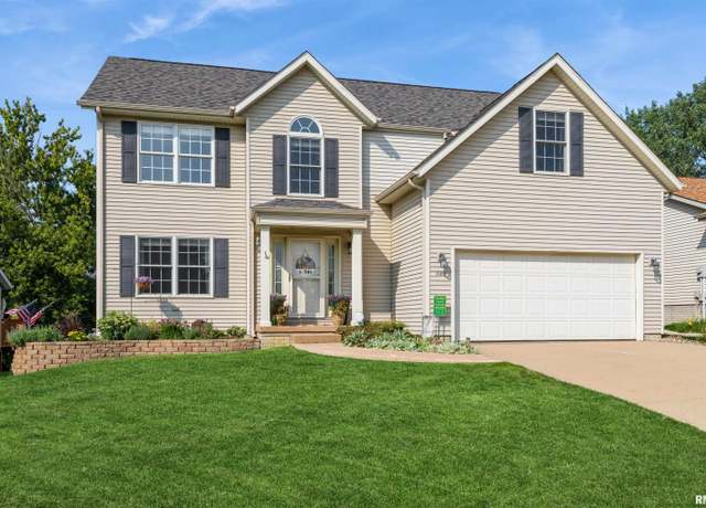 Property at 7001 Cresthill Dr, Davenport, IA 52806, 4 beds, 3.5 baths