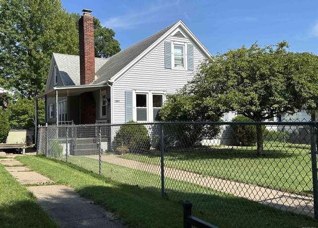 Property at 1003 S 22nd St, Quincy, IL 62301, 3 beds, 2 baths