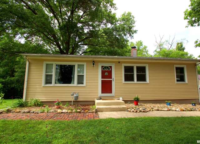 Property at 3422 Hobson Ave, Davenport, IA 52802, 3 beds, 1 bath
