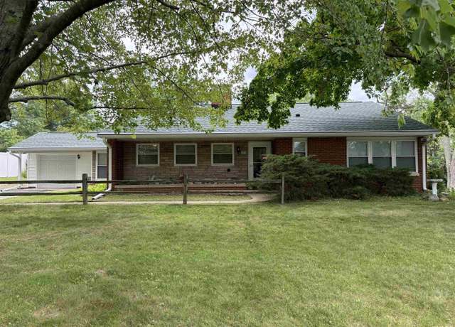 Property at 5204 N Sherwood Ave, Peoria, IL 61614, 3 beds, 1 bath